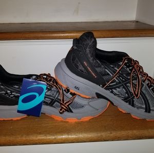 Mens Asics Gel Venture 6 NWT size 14